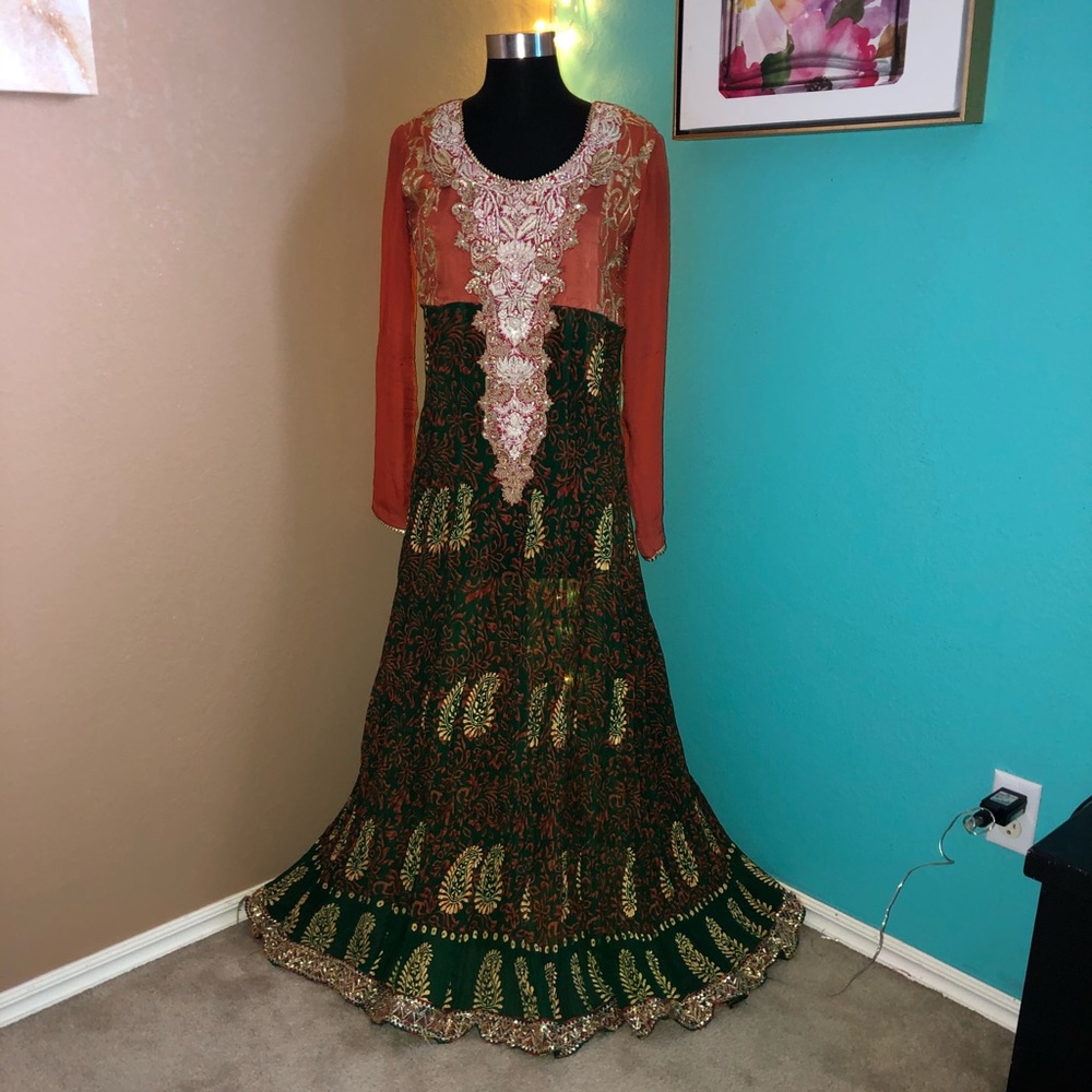 PAKISTANI DESIGNER DEEPAK PERWANI SUIT FITS SM/M